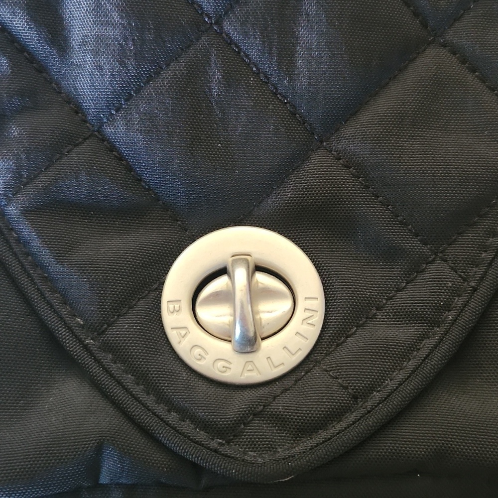 Baggallini Black Quilted Crossbody Bag - Picture 2 of 7